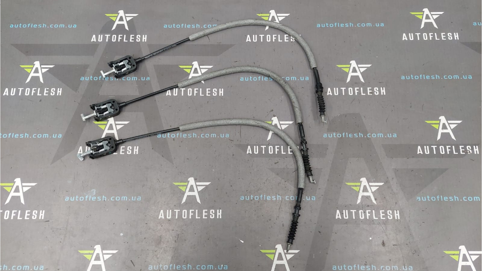 Трос замка передней двери 5N0837017C Audi Seat Skoda Volkswagen бу